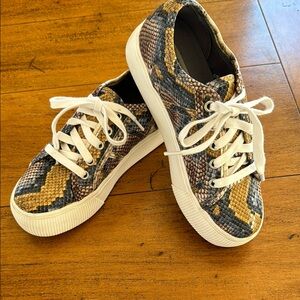Steve Madden Platform Snakeskin Pattern Sneakers